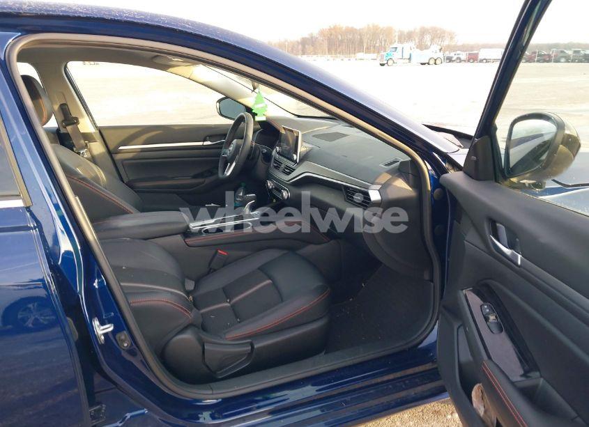 Photo 5 of 2024 Nissan Altima SR FWD (VIN 1N4BL4CV1RN399876)