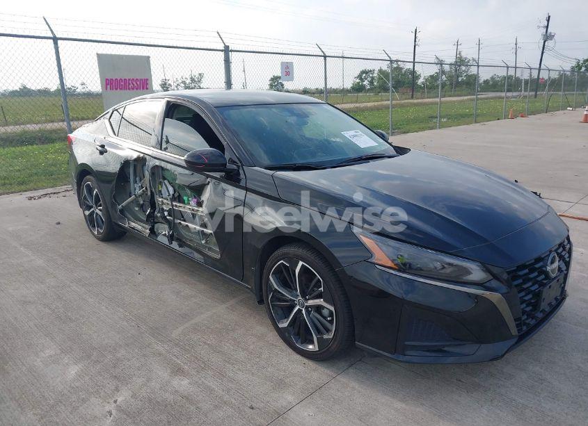 2024 Nissan Altima SR FWD (VIN 1N4BL4CV1RN424324) main photo