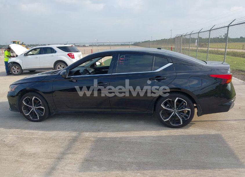 Photo 14 of 2024 Nissan Altima SR FWD (VIN 1N4BL4CV1RN424324)