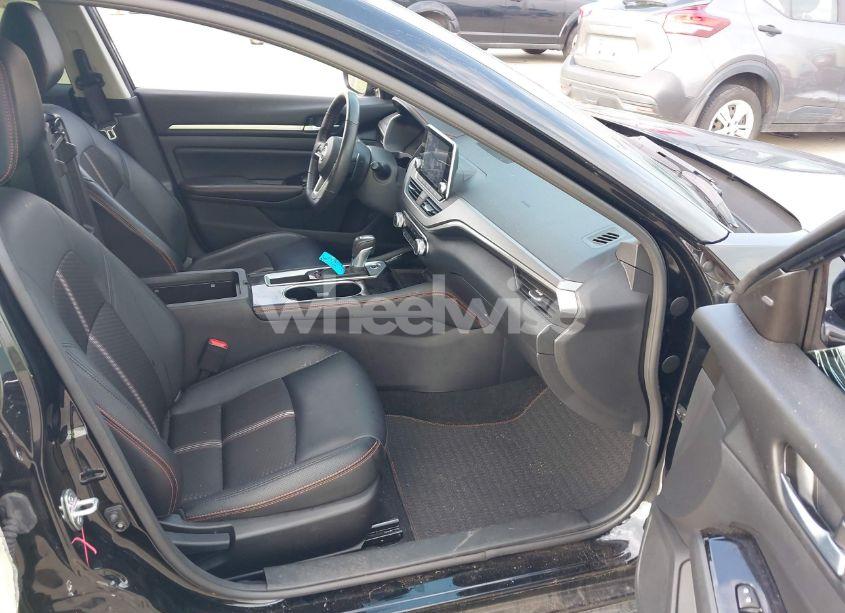 Photo 5 of 2024 Nissan Altima SR FWD (VIN 1N4BL4CV1RN424324)