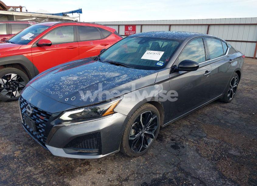 Photo 2 of 2025 Nissan Altima SR FWD (VIN 1N4BL4CV1SN311835)