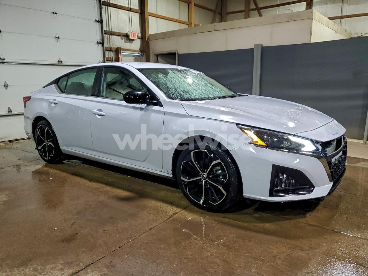 Photo 4 of 2025 NISSAN ALTIMA SR N/A (VIN 1N4BL4CV1SN360632)