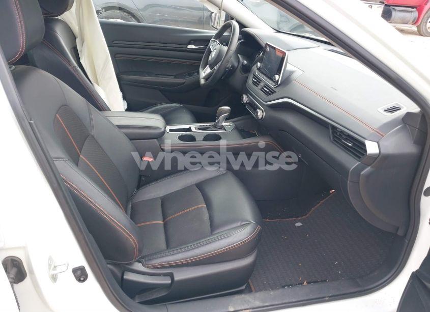 Photo 5 of 2019 Nissan Altima 2.5 SR (VIN 1N4BL4CV2KC131551)