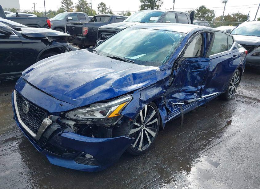 Photo 2 of 2019 Nissan Altima 2.5 SR (VIN 1N4BL4CV2KC143361)