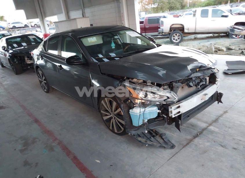 2019 Nissan Altima 2.5 SR (VIN 1N4BL4CV2KC157163) main photo