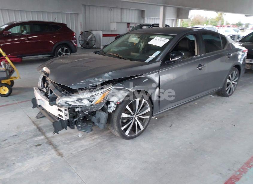 Photo 2 of 2019 Nissan Altima 2.5 SR (VIN 1N4BL4CV2KC157163)