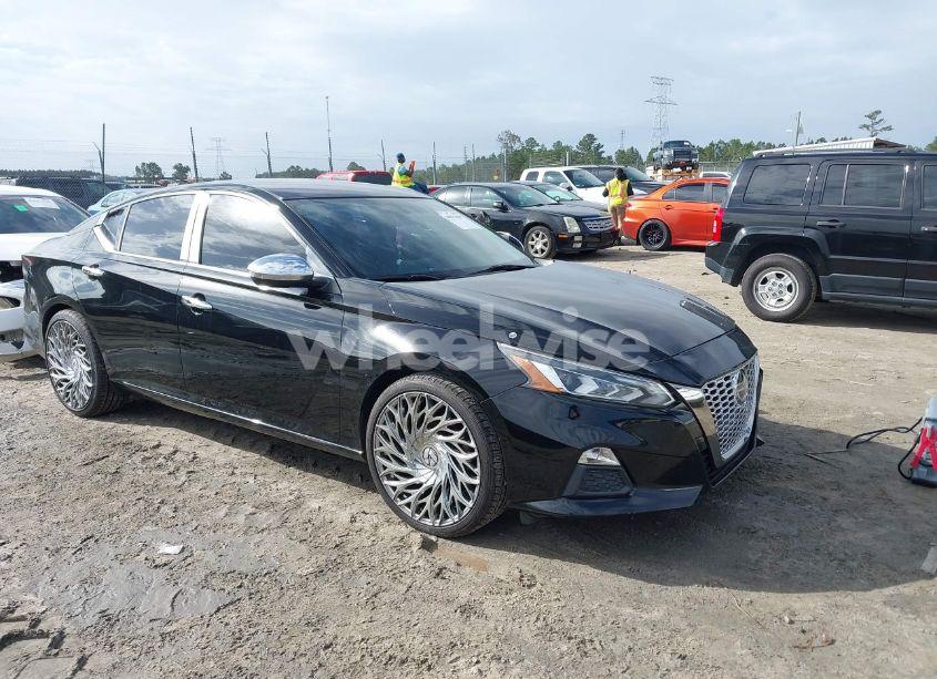 2019 Nissan Altima 2.5 SR (VIN 1N4BL4CV2KC179406) main photo