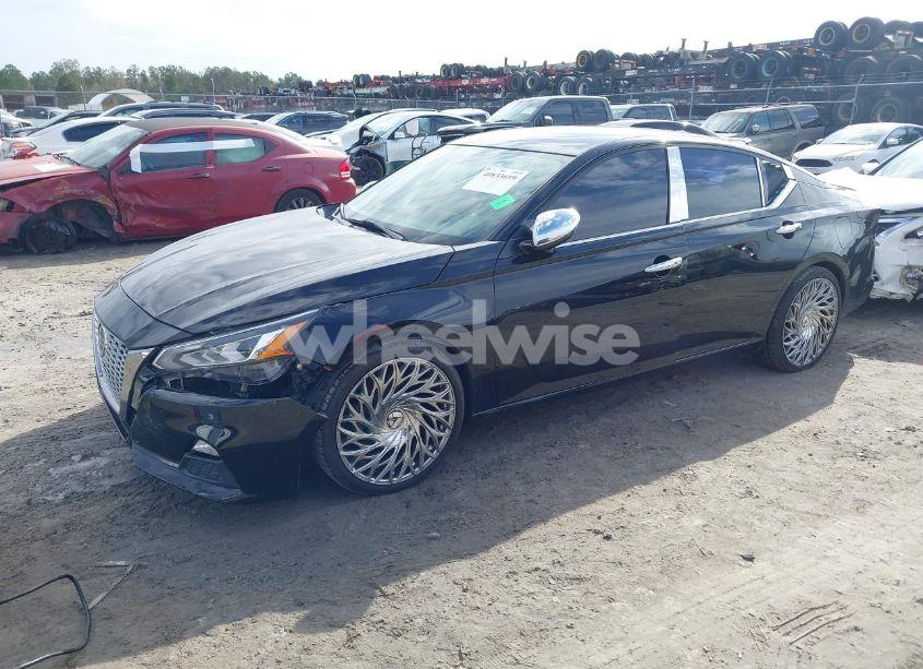 Photo 2 of 2019 Nissan Altima 2.5 SR (VIN 1N4BL4CV2KC179406)