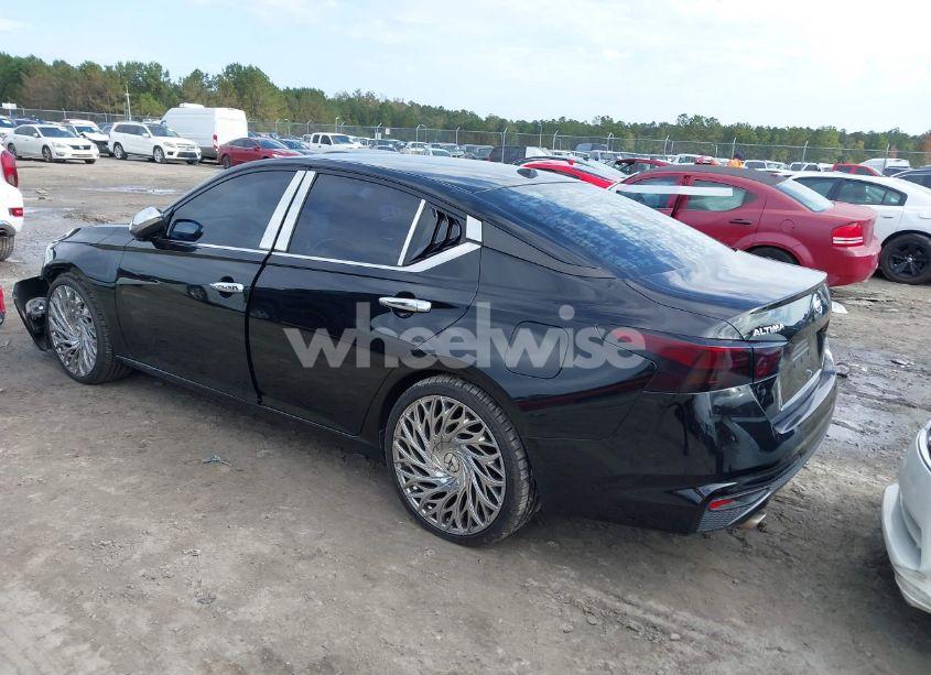 Photo 3 of 2019 Nissan Altima 2.5 SR (VIN 1N4BL4CV2KC179406)
