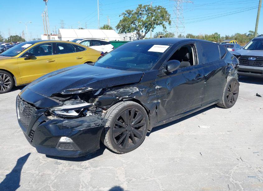 Photo 2 of 2019 Nissan Altima 2.5 SR (VIN 1N4BL4CV2KC247669)