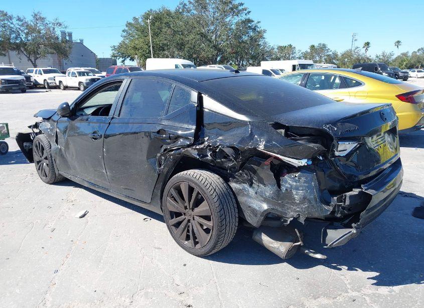 Photo 3 of 2019 Nissan Altima 2.5 SR (VIN 1N4BL4CV2KC247669)