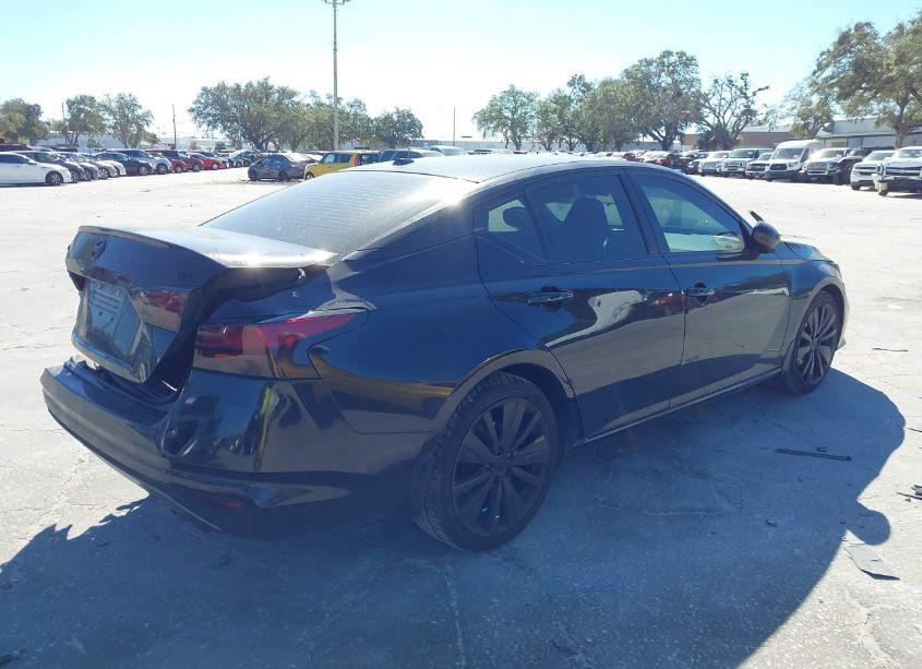 Photo 4 of 2019 Nissan Altima 2.5 SR (VIN 1N4BL4CV2KC247669)