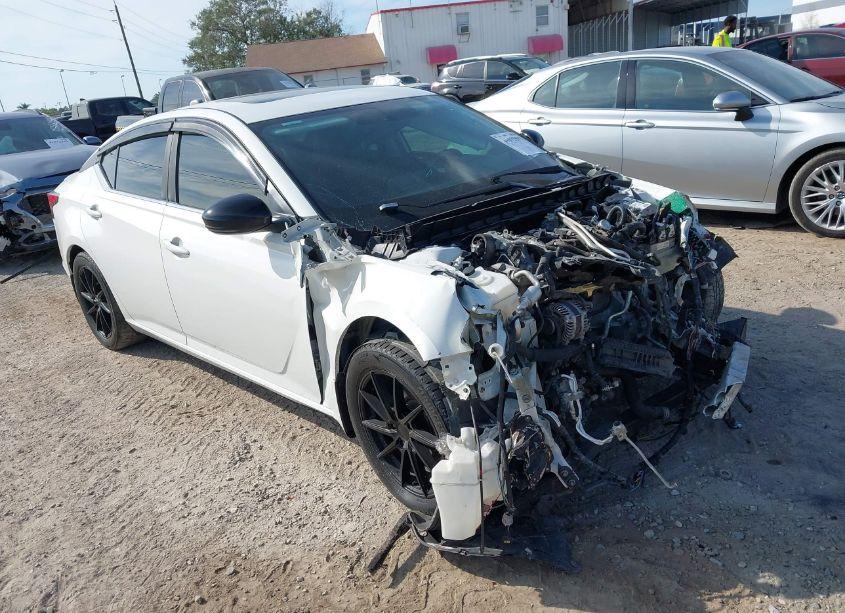 2019 Nissan Altima 2.5 SR (VIN 1N4BL4CV2KN307079) main photo