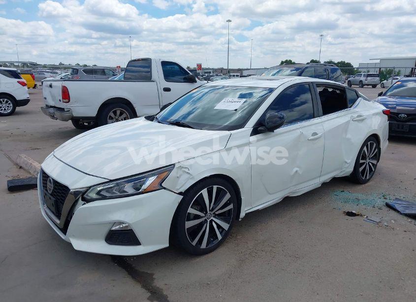 Photo 2 of 2019 Nissan Altima 2.5 SR (VIN 1N4BL4CV2KN309687)