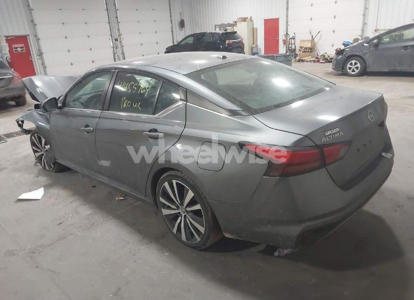 Photo 3 of 2020 Nissan Altima SR FWD (VIN 1N4BL4CV2LC221428)