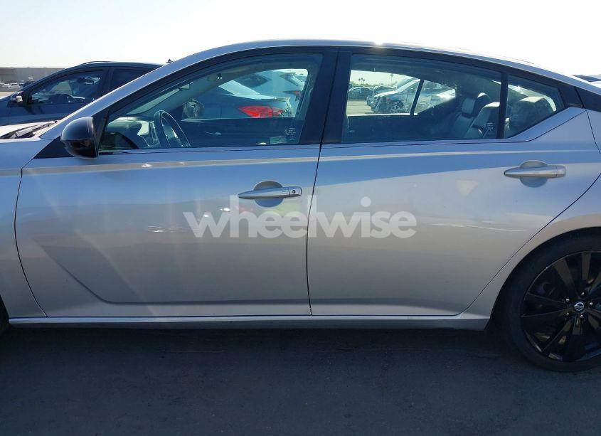 Photo 15 of 2020 Nissan Altima SR FWD (VIN 1N4BL4CV2LC233031)