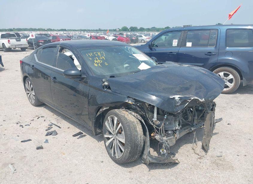 2020 Nissan Altima SR FWD (VIN 1N4BL4CV2LC262996) main photo