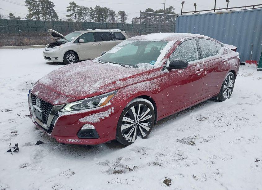 Photo 2 of 2020 Nissan Altima SR FWD (VIN 1N4BL4CV2LC281841)