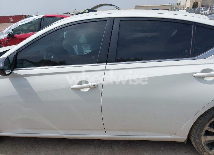 Photo 15 of 2020 Nissan Altima SR FWD (VIN 1N4BL4CV2LN308217)