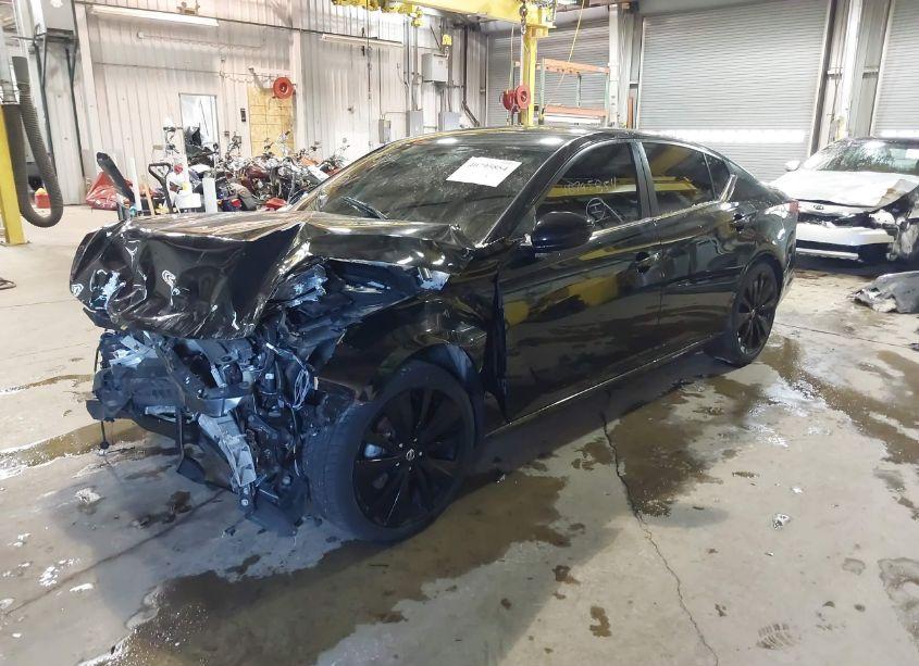 Photo 2 of 2021 Nissan Altima SR FWD (VIN 1N4BL4CV2MN307019)