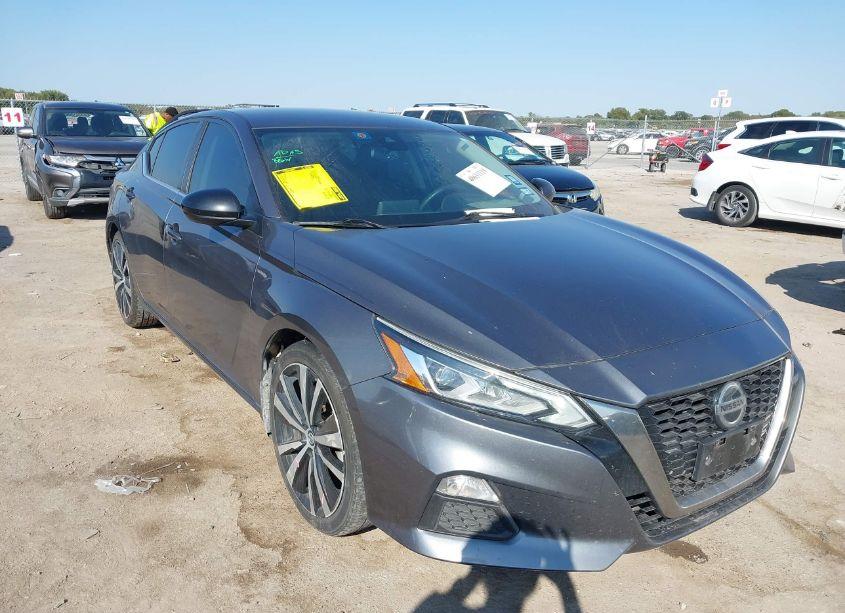 2021 Nissan Altima SR FWD (VIN 1N4BL4CV2MN345902) main photo