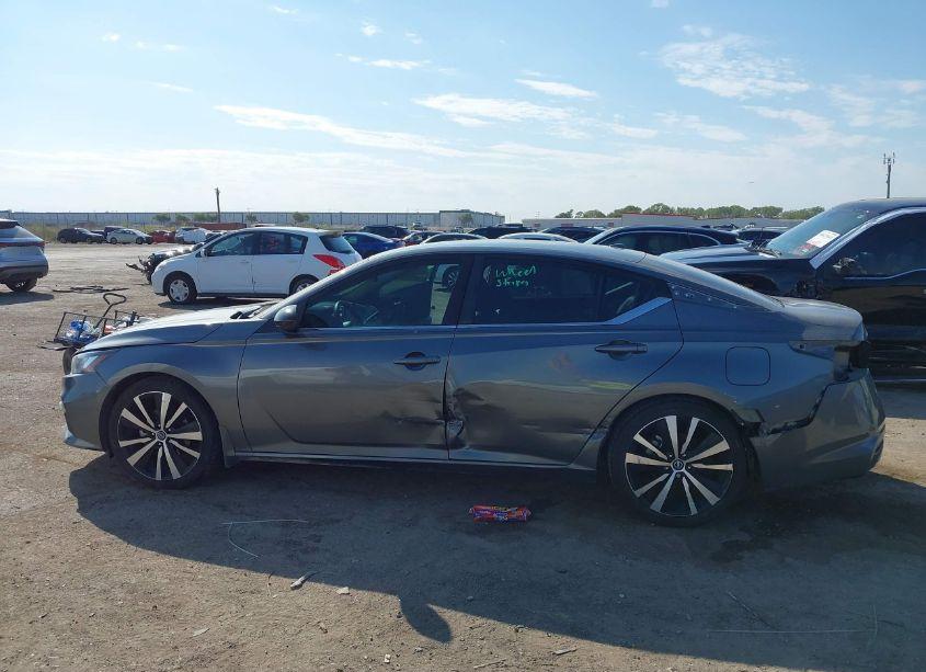 Photo 15 of 2021 Nissan Altima SR FWD (VIN 1N4BL4CV2MN345902)