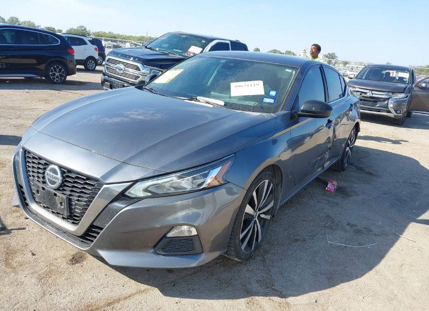 Photo 2 of 2021 Nissan Altima SR FWD (VIN 1N4BL4CV2MN345902)