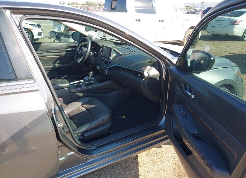 Photo 5 of 2021 Nissan Altima SR FWD (VIN 1N4BL4CV2MN345902)