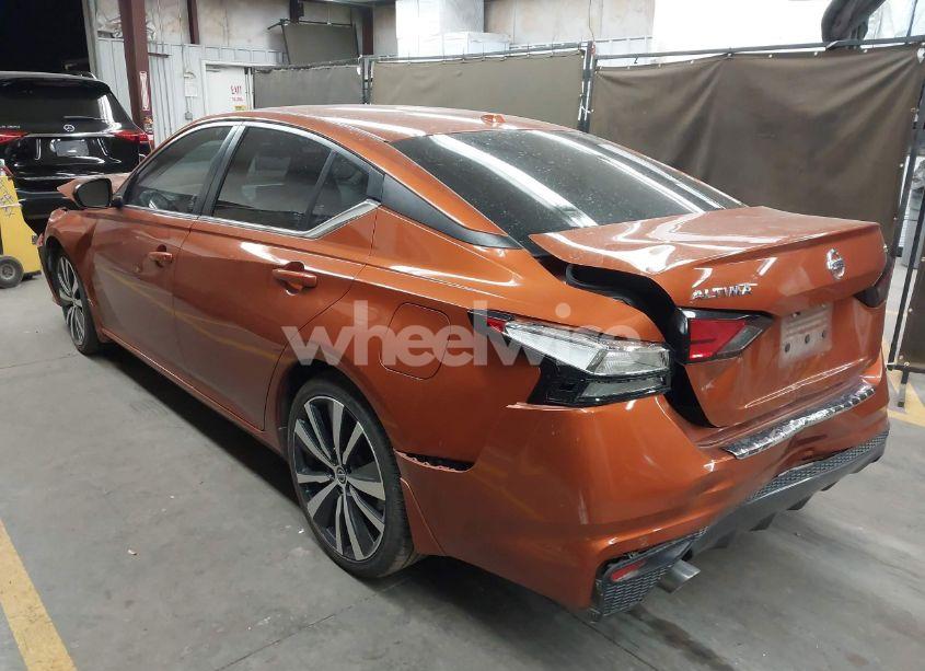 Photo 3 of 2022 Nissan Altima SR FWD (VIN 1N4BL4CV2NN336165)