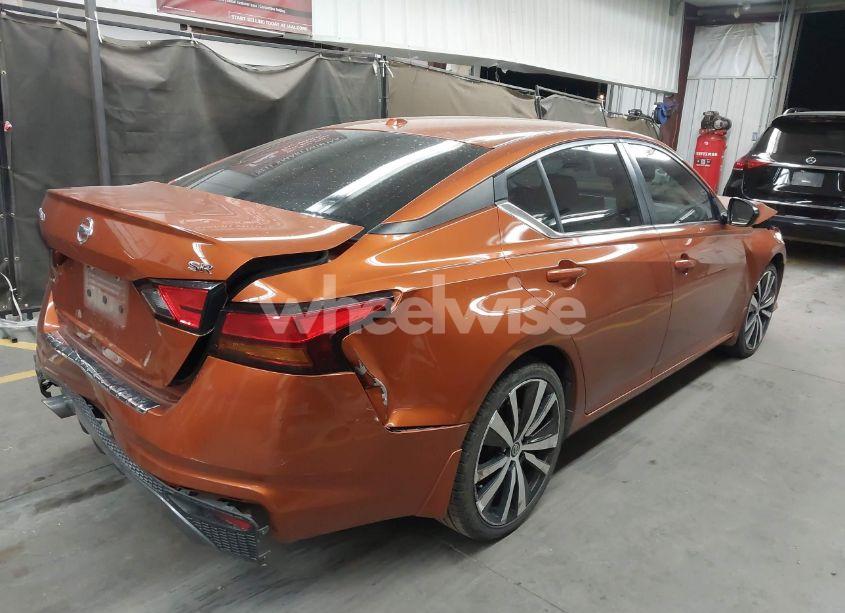 Photo 4 of 2022 Nissan Altima SR FWD (VIN 1N4BL4CV2NN336165)
