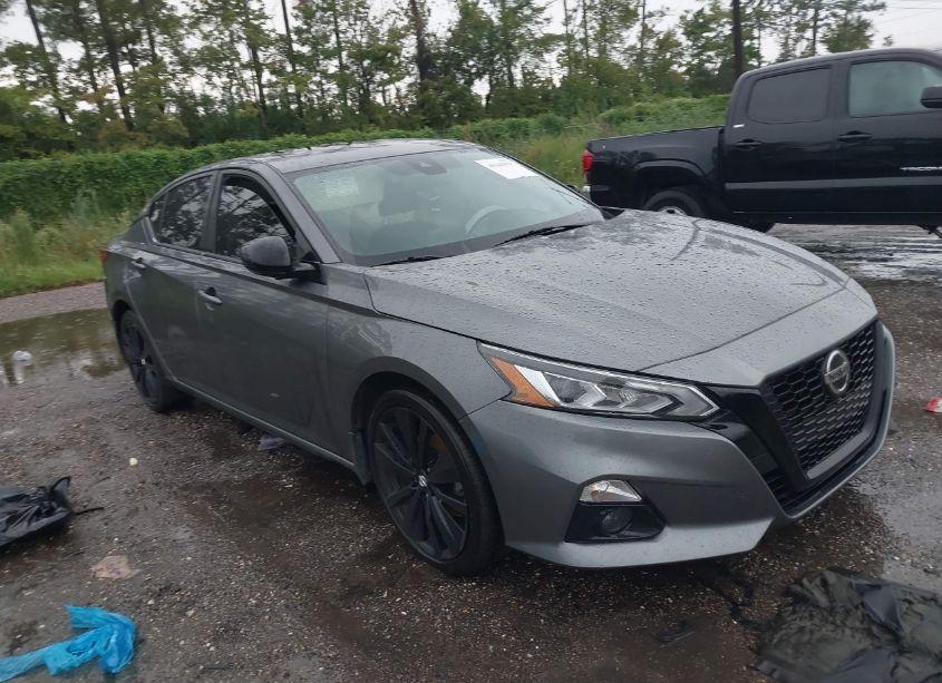 2022 Nissan Altima SR FWD (VIN 1N4BL4CV2NN341561) main photo