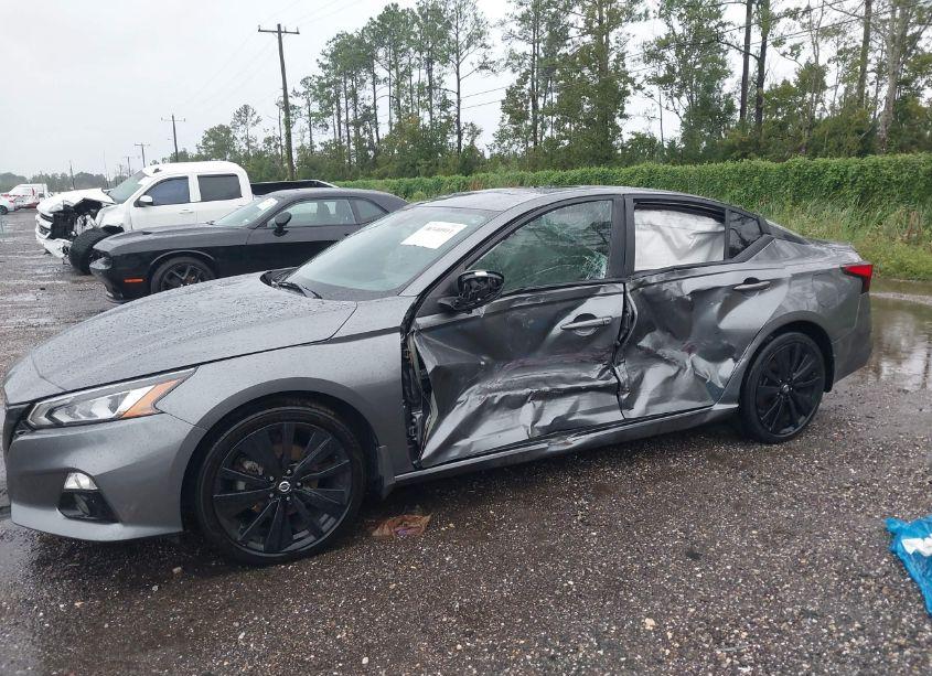 Photo 14 of 2022 Nissan Altima SR FWD (VIN 1N4BL4CV2NN341561)