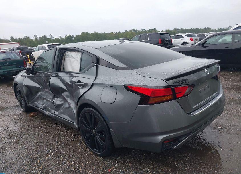 Photo 3 of 2022 Nissan Altima SR FWD (VIN 1N4BL4CV2NN341561)