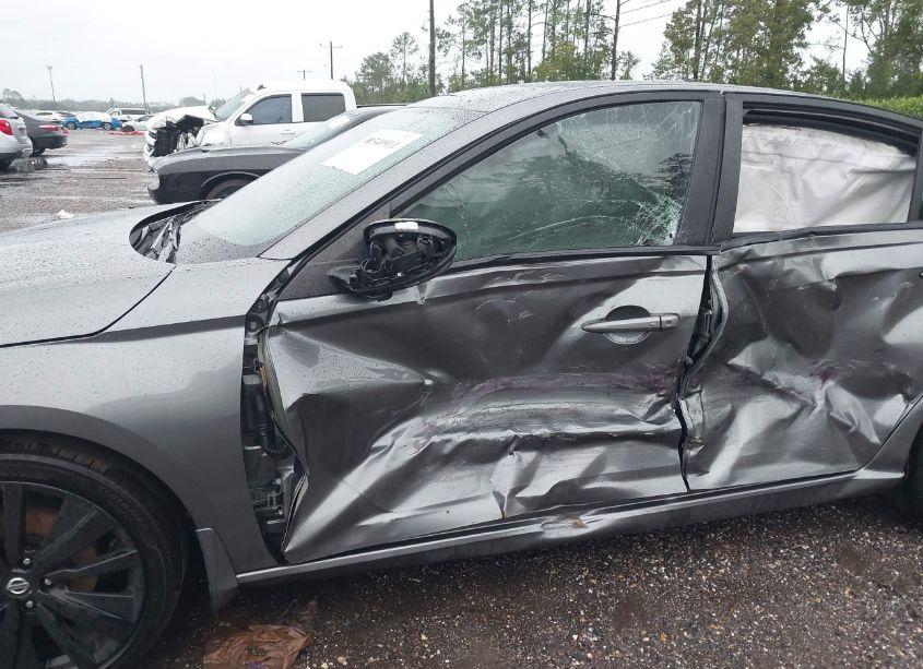 Photo 6 of 2022 Nissan Altima SR FWD (VIN 1N4BL4CV2NN341561)