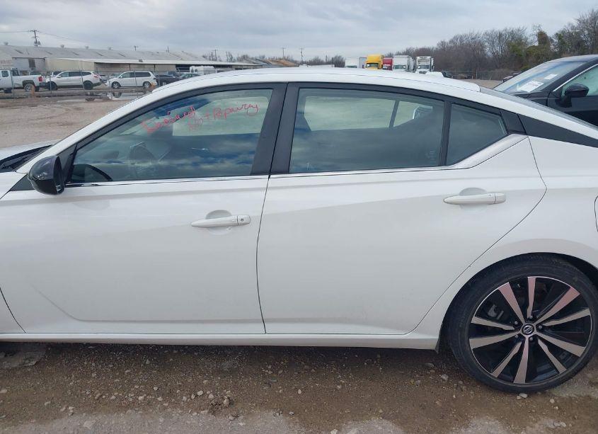 Photo 14 of 2022 Nissan Altima SR FWD (VIN 1N4BL4CV2NN348851)