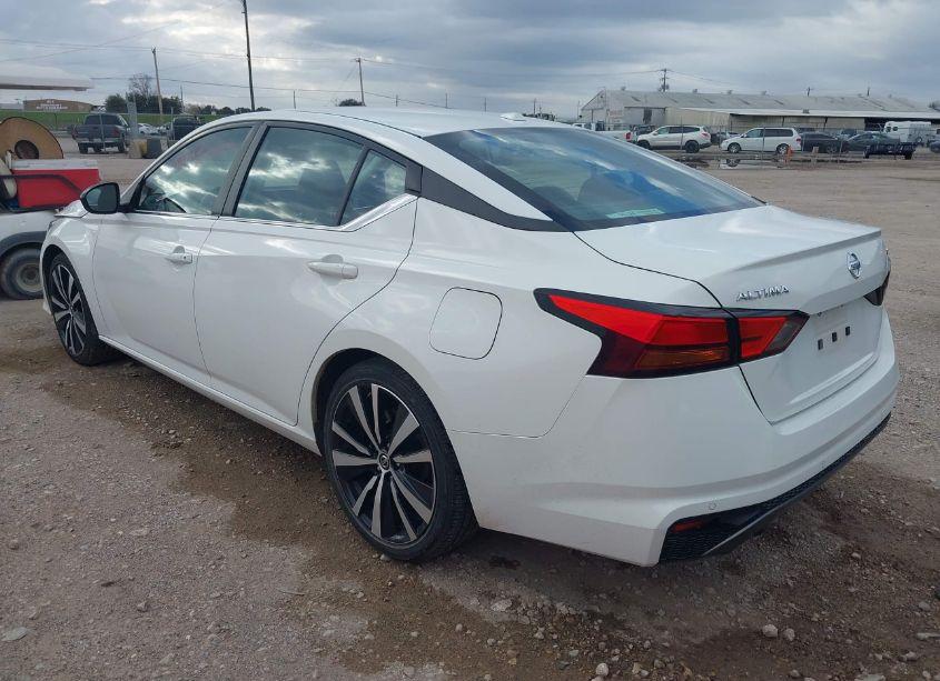 Photo 3 of 2022 Nissan Altima SR FWD (VIN 1N4BL4CV2NN348851)