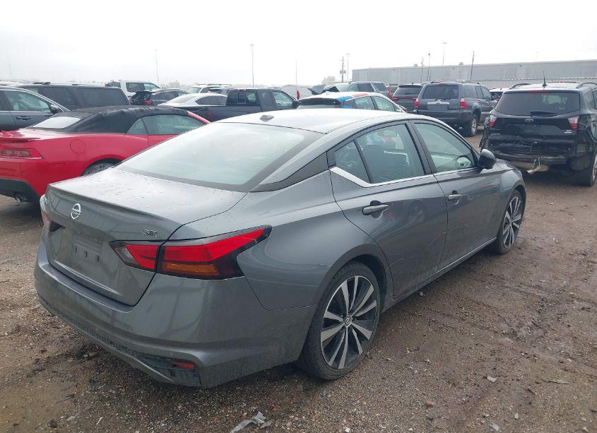 Photo 4 of 2022 Nissan Altima SR FWD (VIN 1N4BL4CV2NN351118)