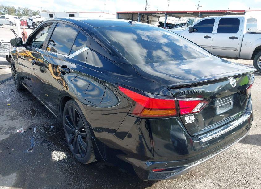 Photo 3 of 2022 Nissan Altima SR FWD (VIN 1N4BL4CV2NN419479)