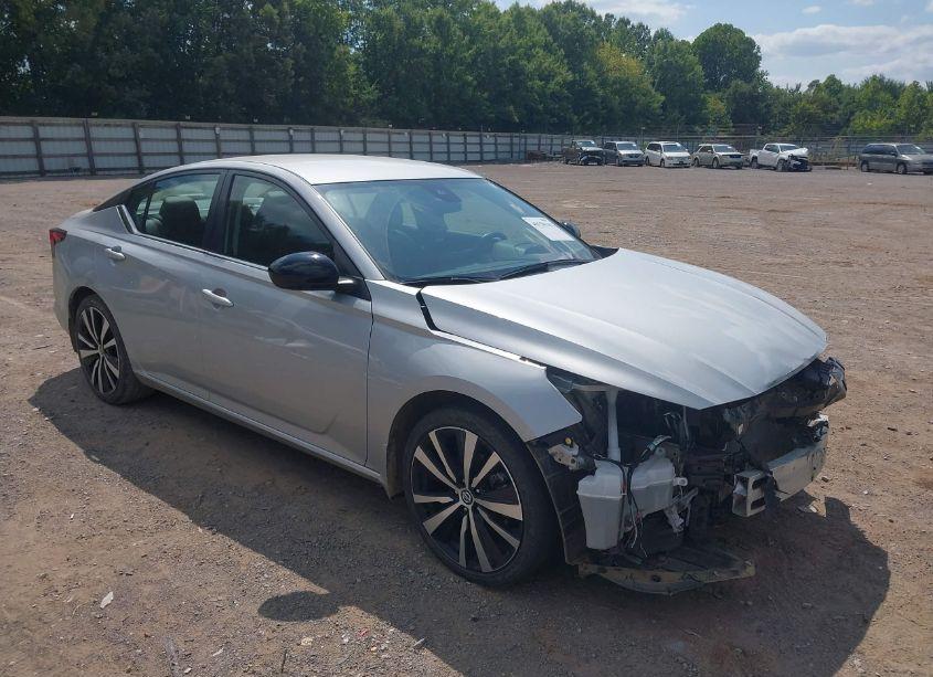 2022 Nissan Altima SR FWD (VIN 1N4BL4CV2NN420616) main photo