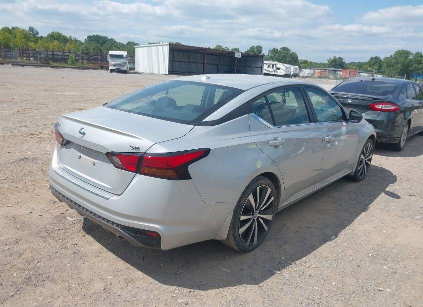 Photo 4 of 2022 Nissan Altima SR FWD (VIN 1N4BL4CV2NN420616)