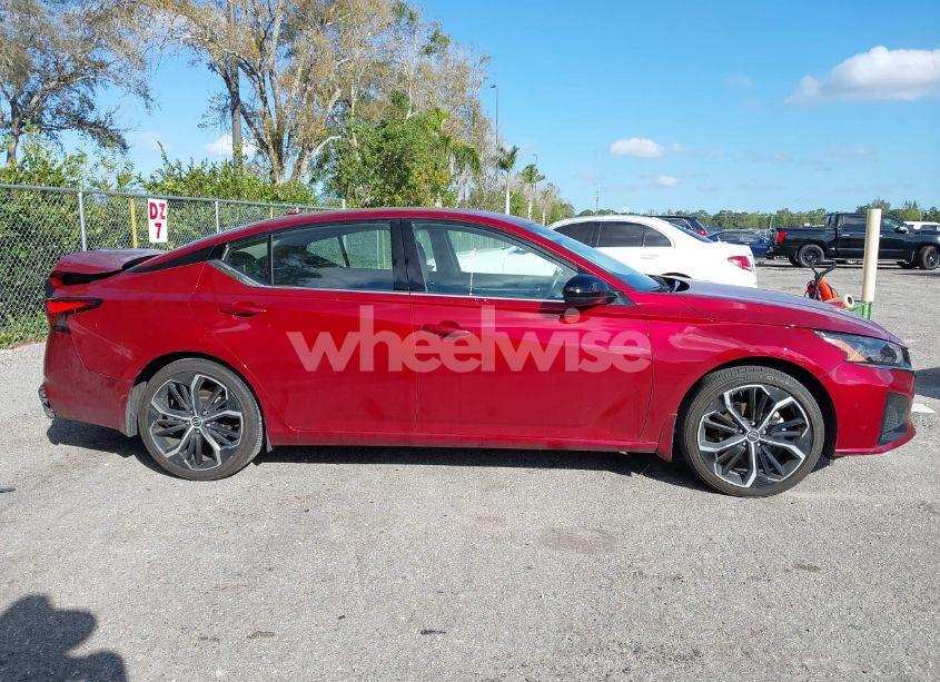 Photo 13 of 2023 Nissan Altima SR FWD (VIN 1N4BL4CV2PN423096)