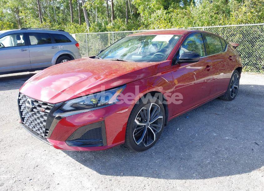 Photo 2 of 2023 Nissan Altima SR FWD (VIN 1N4BL4CV2PN423096)