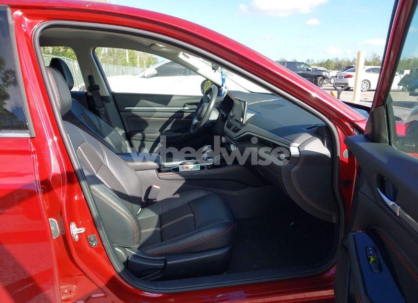 Photo 5 of 2023 Nissan Altima SR FWD (VIN 1N4BL4CV2PN423096)