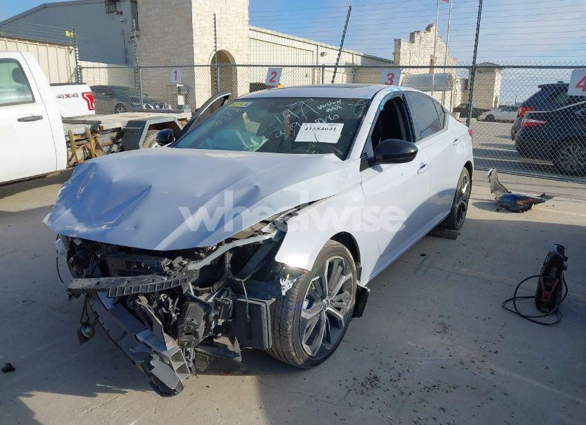 Photo 2 of 2024 Nissan Altima SR FWD (VIN 1N4BL4CV2RN305066)