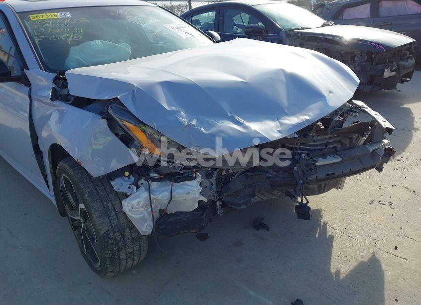 Photo 6 of 2024 Nissan Altima SR FWD (VIN 1N4BL4CV2RN305066)