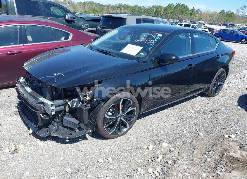 Photo 2 of 2024 Nissan Altima SR FWD (VIN 1N4BL4CV2RN386201)