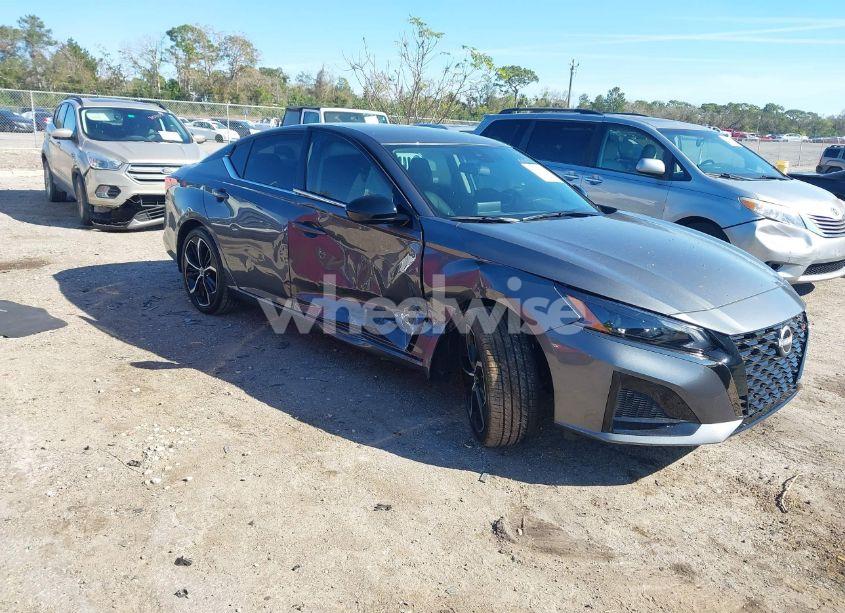2025 Nissan Altima SR FWD (VIN 1N4BL4CV2SN341474) main photo