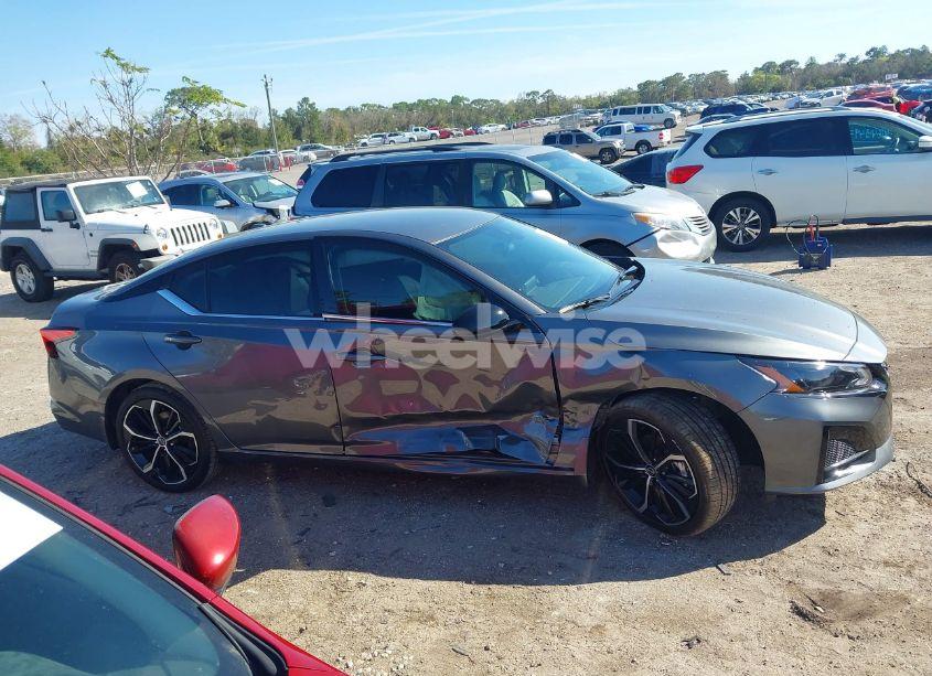 Photo 13 of 2025 Nissan Altima SR FWD (VIN 1N4BL4CV2SN341474)