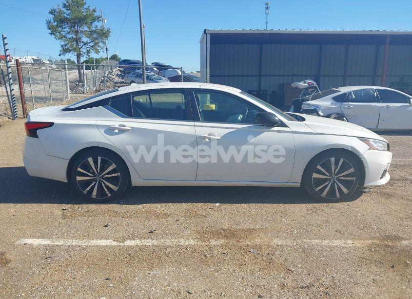 Photo 13 of 2019 Nissan Altima 2.5 SR (VIN 1N4BL4CV3KN309911)