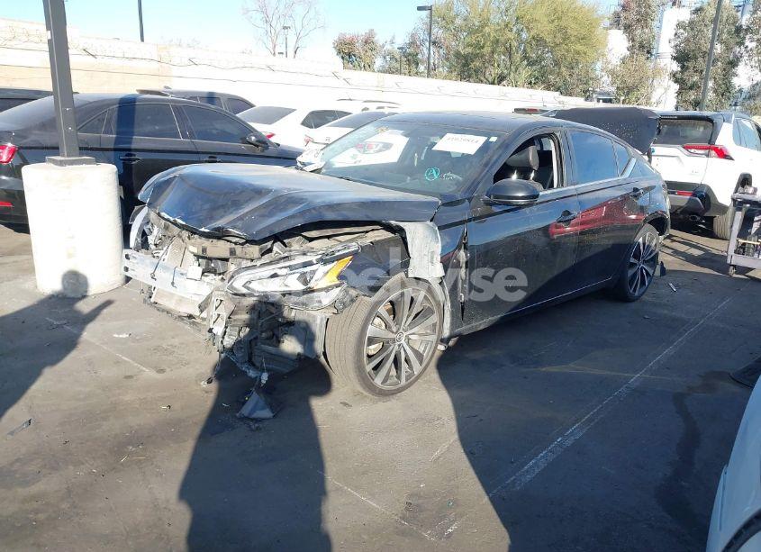 Photo 2 of 2019 Nissan Altima 2.5 SR (VIN 1N4BL4CV3KN319919)